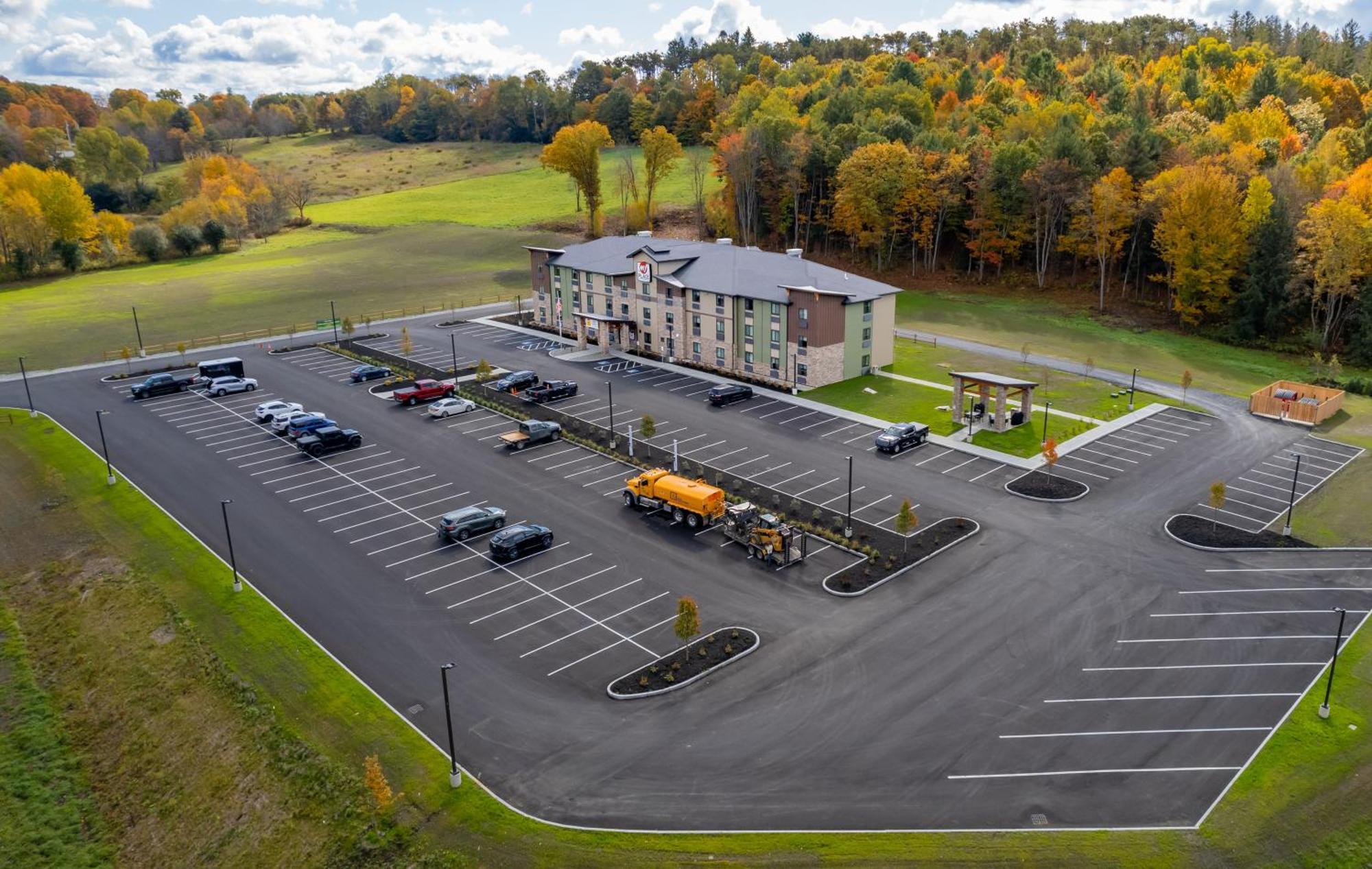 My Place Hotel-Randolph, Vt Bagian luar foto
