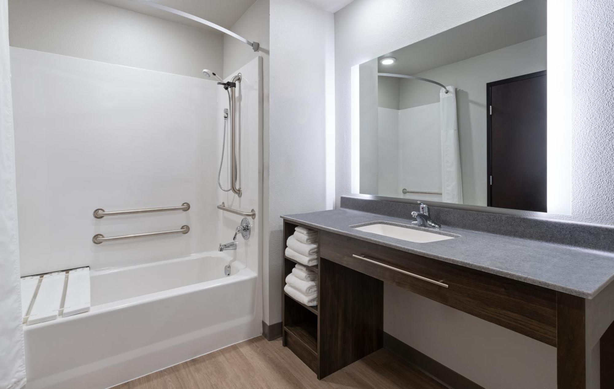 My Place Hotel-Randolph, Vt Bagian luar foto